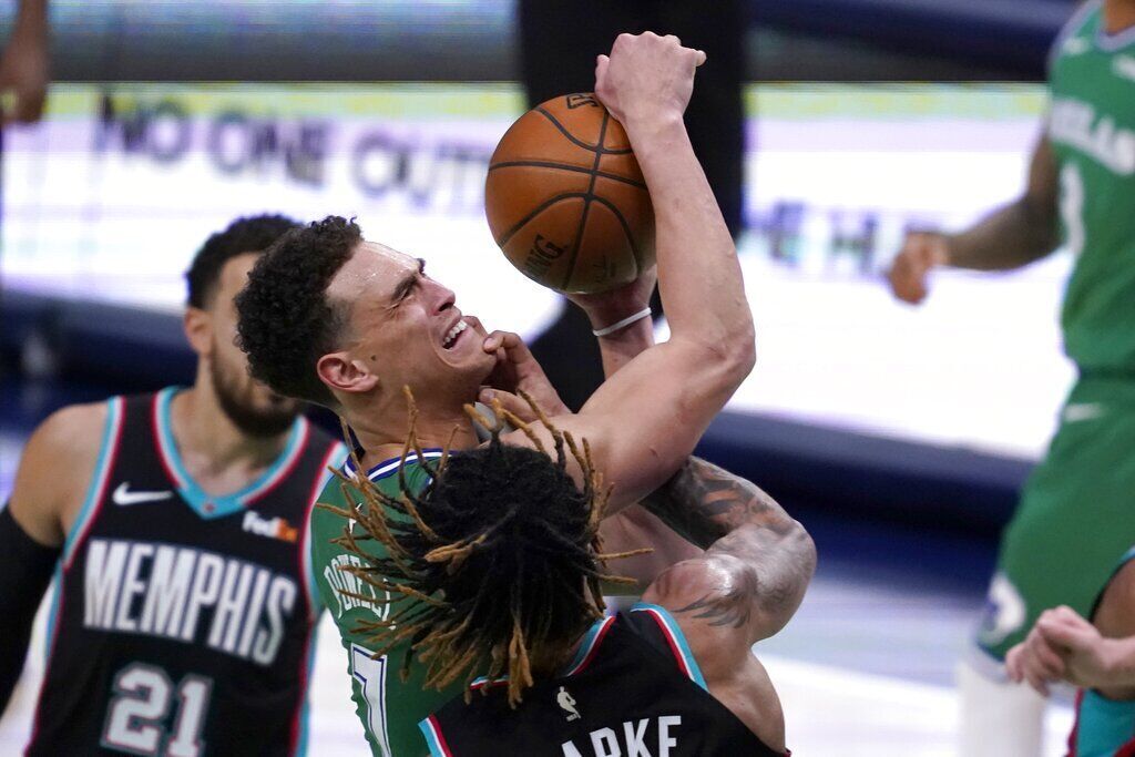 APTOPIX Grizzlies Mavericks Basketball